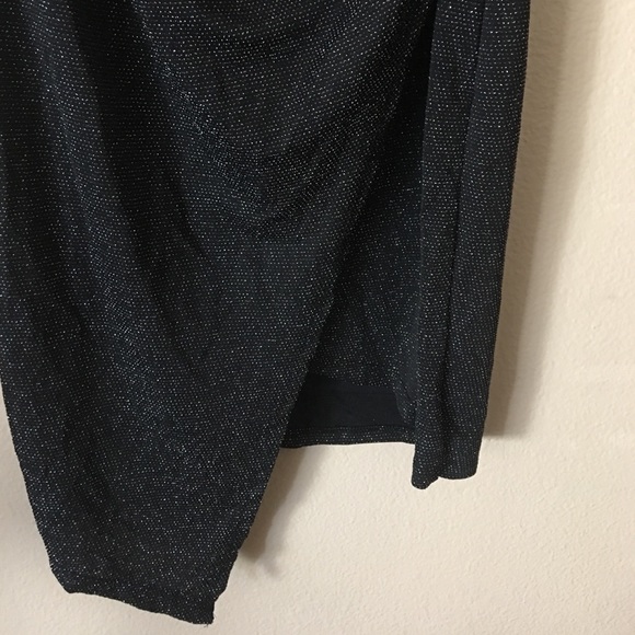 🥀 Shimmery Black Slit Dress 🥀 - Picture 10 of 11